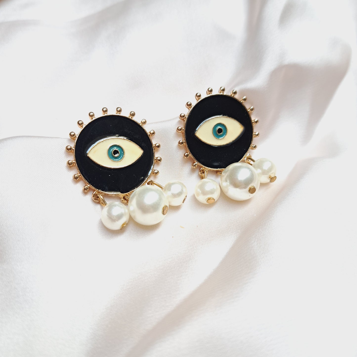 Eye Pearl Drop Earrings