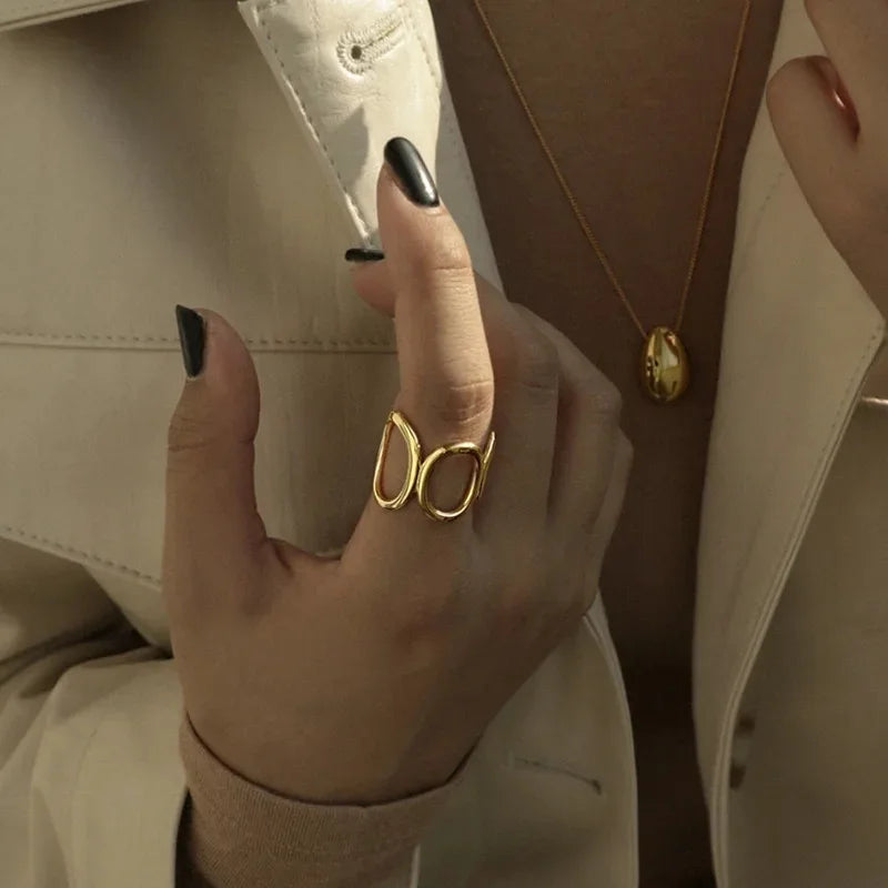 Resizeable Geometric Gold Oval Ring