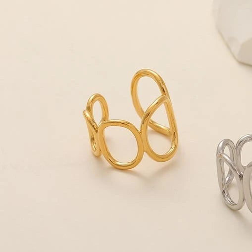 Resizeable Geometric Gold Oval Ring