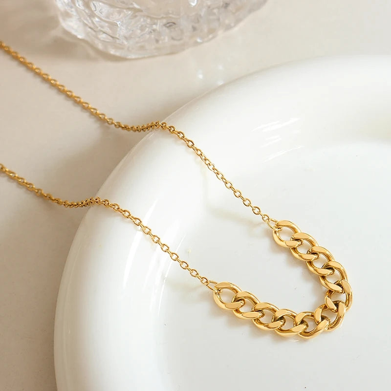 Mini Curb Necklace