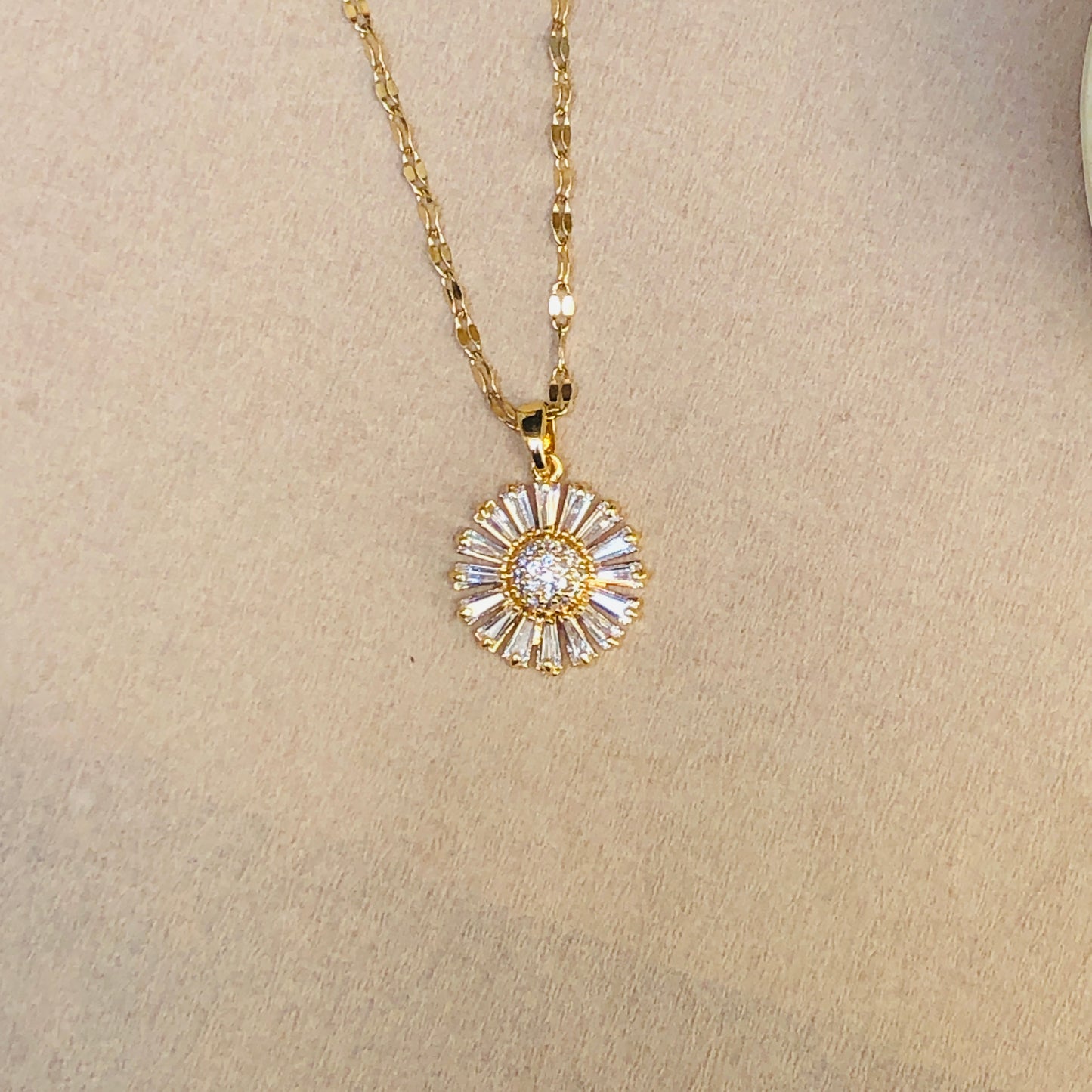 Crystal Sunflower Necklace (Stainless Steel)